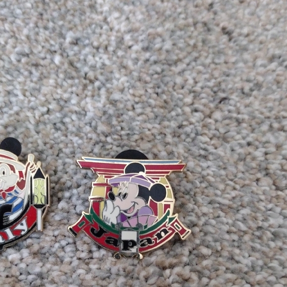 Epcot Center World Showcase Collector Pins - Picture 4 of 13